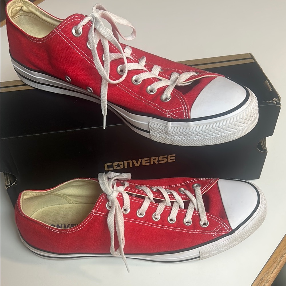 Converse Red & White Low-Top Sneakers Classic Design UNISEX MEN 12/WOMEN 14 - Picture 3 of 10
